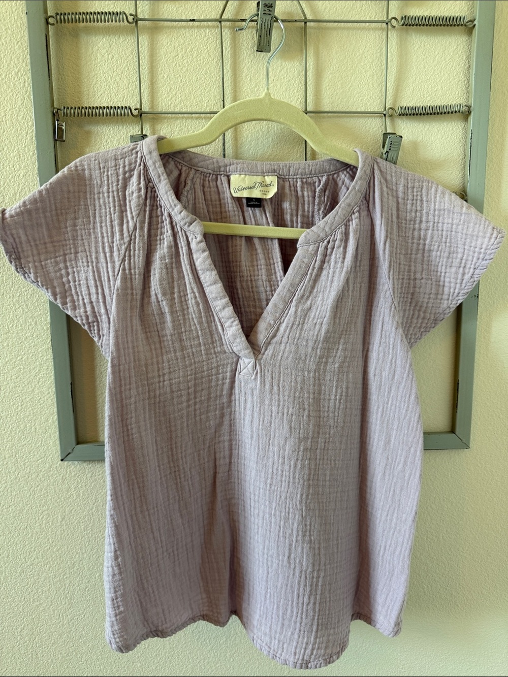 Universal Thread Light Lavender V-Neck Gauze Tunic